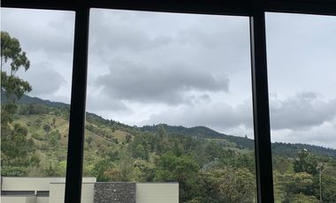 Venta Casa de Lujo en El Retiro para Estrenar Ubicación y Exclusividad