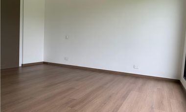 Venta Casa de Lujo en El Retiro para Estrenar Ubicación y Exclusividad