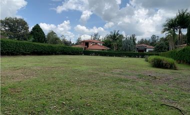 Venta de Lote en Exclusiva Urbanización Cerrada en Llanogrande