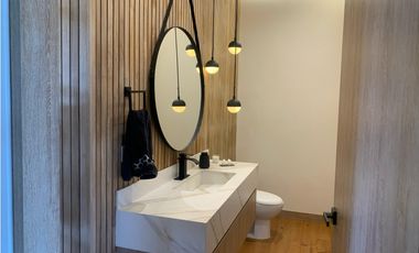 Venta de Hermosa Casa de Lujo en Urbanización Cerrada Alto de Palmas