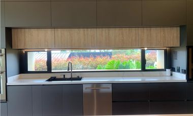 Venta de Hermosa Casa de Lujo en Urbanización Cerrada Alto de Palmas