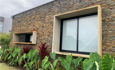 Venta de Hermosa Casa de Lujo en Urbanización Cerrada Alto de Palmas