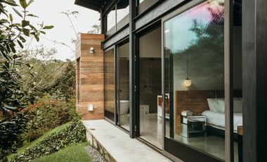 Venta de Hermosa Casa en El Alto de Palmas, Unidad Cerrada Naturaleza
