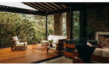 Venta de Hermosa Casa en El Alto de Palmas, Unidad Cerrada Naturaleza
