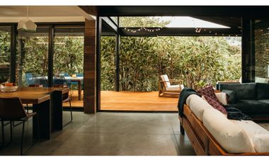 Venta de Hermosa Casa en El Alto de Palmas, Unidad Cerrada Naturaleza