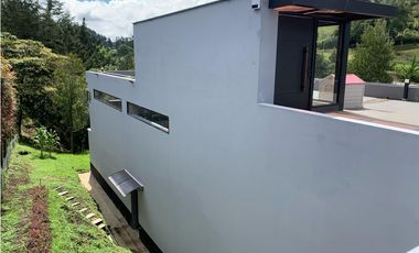 Venta de Hermosa Casa En Exclusiva Unidad Cerrada a Minutos de La Ceja