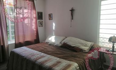 Casa con departamento independiente a la venta en Fracc. El Dorado, Ags.