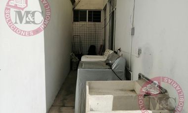 Casa con departamento independiente a la venta en Fracc. El Dorado, Ags.