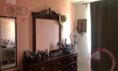 Casa con departamento independiente a la venta en Fracc. El Dorado, Ags.