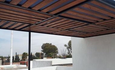 Venta de Casa al Poniente de la ciudad en Condominio Misión San Juan Pablo II, Ags.