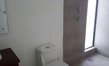 Venta de Casa al Poniente de la ciudad en Condominio Misión San Juan Pablo II, Ags.