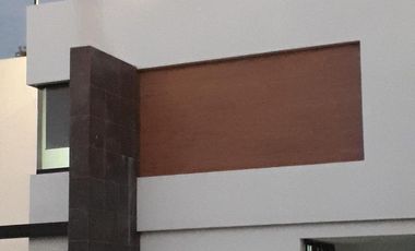 Venta de Casa al Poniente de la ciudad en Condominio Misión San Juan Pablo II, Ags.