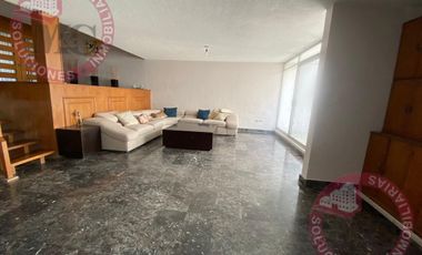 Amplia Casa en Venta Colonia Primavera, Ags.