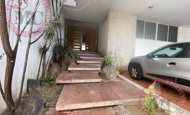 Amplia Casa en Venta Colonia Primavera, Ags.