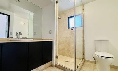 Venta o Renta Casa La Vista, Av Lomas Country