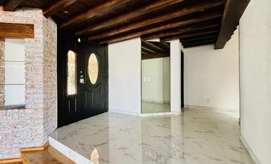 Venta o Renta Casa La Vista, Av Lomas Country