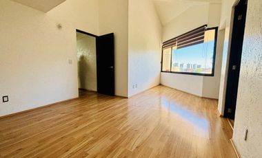 Venta o Renta Casa La Vista, Av Lomas Country