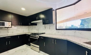 Venta o Renta Casa La Vista, Av Lomas Country