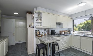 Departamento en Arriendo en Av. Manquehue Nte. 2400-2700, Vitacura, Borde Río - Casa Piedra, Vitacura, RM (Metropolitana)