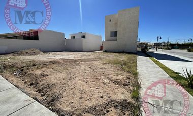 Terreno en esquina a la Venta Residencial Bosques del Paraíso, Aguascalientes
