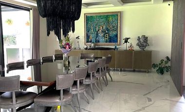 Lujo y Funcionalidad - Casa en Venta en Los Encinos Country Club