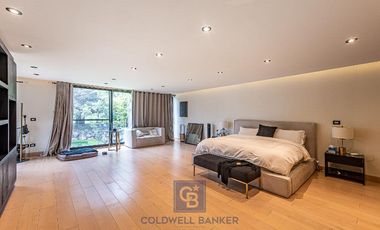 Lujo y Funcionalidad - Casa en Venta en Los Encinos Country Club