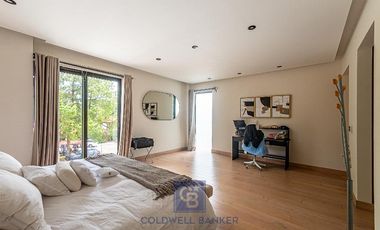 Lujo y Funcionalidad - Casa en Venta en Los Encinos Country Club