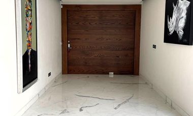 Lujo y Funcionalidad - Casa en Venta en Los Encinos Country Club