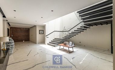 Lujo y Funcionalidad - Casa en Venta en Los Encinos Country Club