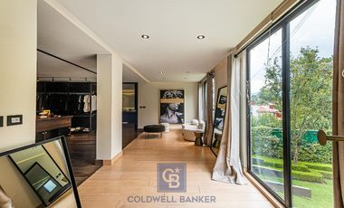 Lujo y Funcionalidad - Casa en Venta en Los Encinos Country Club