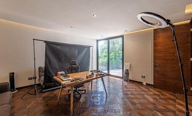 Lujo y Funcionalidad - Casa en Venta en Los Encinos Country Club