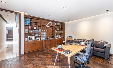 Lujo y Funcionalidad - Casa en Venta en Los Encinos Country Club