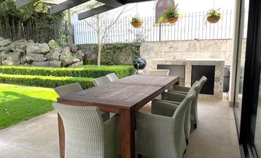 Lujo y Funcionalidad - Casa en Venta en Los Encinos Country Club