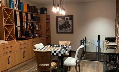 Lujo y Funcionalidad - Casa en Venta en Los Encinos Country Club