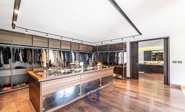 Lujo y Funcionalidad - Casa en Venta en Los Encinos Country Club