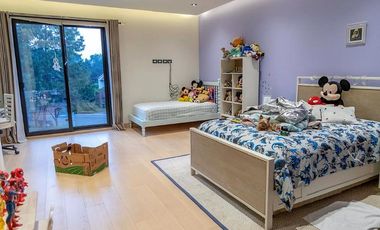 Lujo y Funcionalidad - Casa en Venta en Los Encinos Country Club