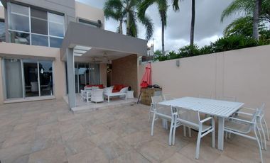 Venta villa 5 dormitorios en La Laguna vista al lago