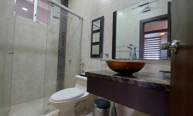 Venta villa 5 dormitorios en La Laguna vista al lago