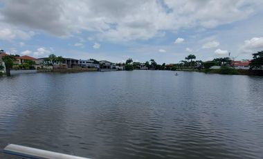 Venta villa 5 dormitorios en La Laguna vista al lago
