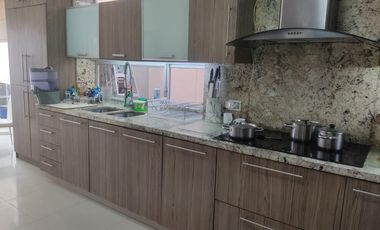Venta villa 5 dormitorios en La Laguna vista al lago