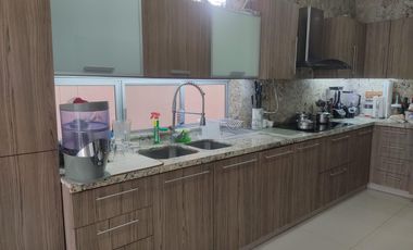 Venta villa 5 dormitorios en La Laguna vista al lago