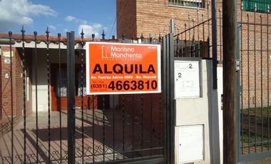 Bo Los Naranjos a metros de R-20, impecable, es un P.H.-