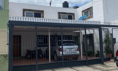 CASA EN VENTA UBICADA EN LA COLONIA SAN VICENTE EN OCOTLAN , JALISCO.