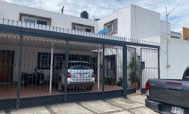 CASA EN VENTA UBICADA EN LA COLONIA SAN VICENTE EN OCOTLAN , JALISCO.
