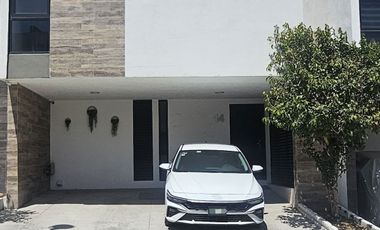 Se Vende Hermosa Casa en Zibata , Queretaro