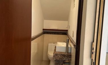 CASA EN JARDINES DEL BOSQUE