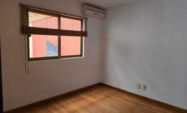 CASA EN JARDINES DEL BOSQUE