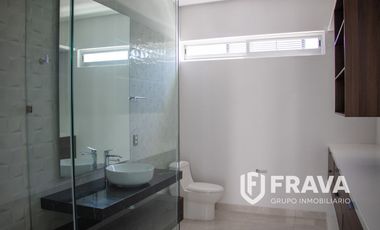 VENTA DE CASA EN VILLA UNIVERSITARIA
