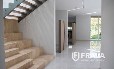 VENTA DE CASA EN VILLA UNIVERSITARIA