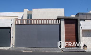 VENTA DE CASA EN VILLA UNIVERSITARIA